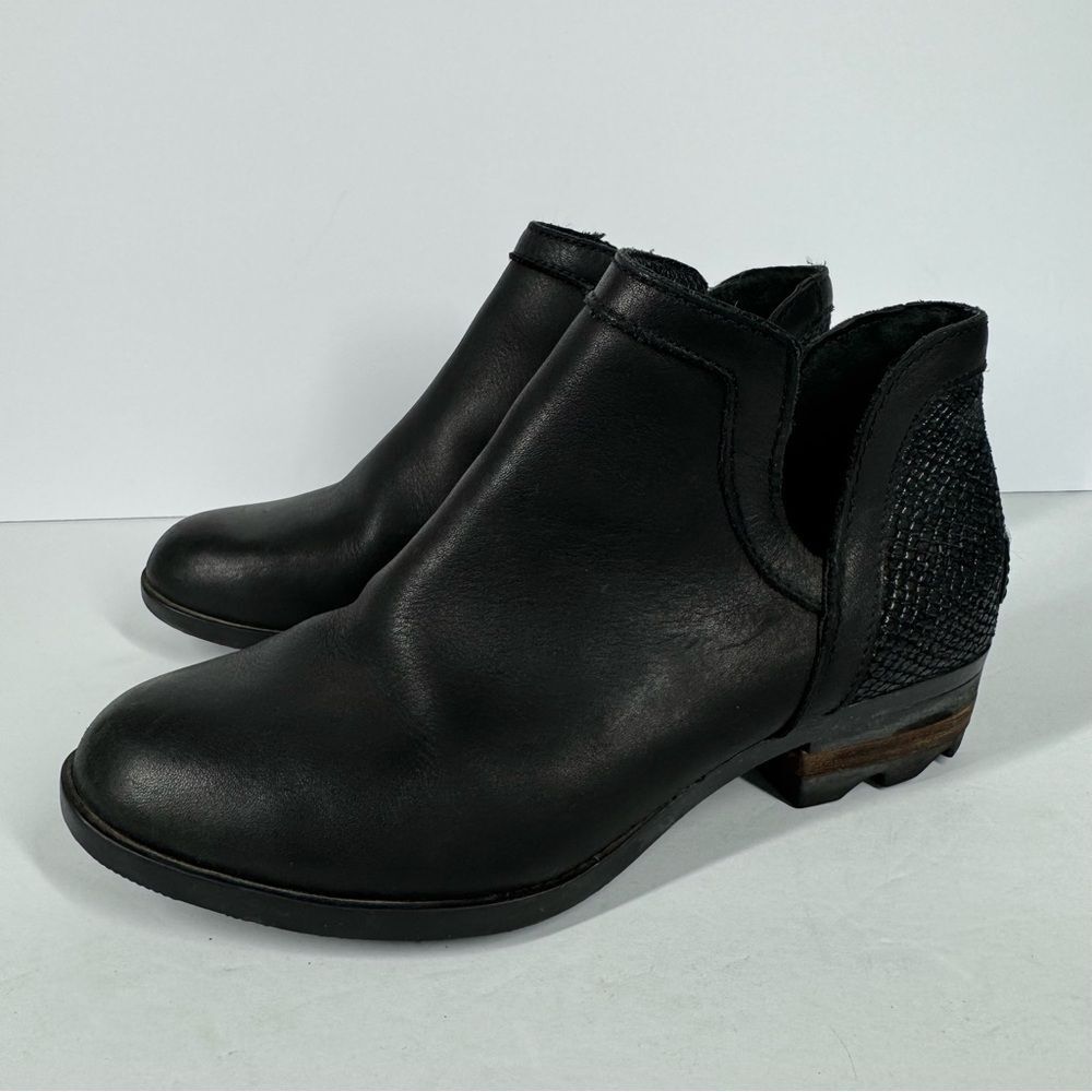 Sorel Lolla Black Leather Cutout Chunky Heel Ankle Bootie Boots 7.5